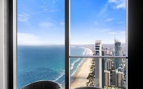 Gorgeous Oceanview 2B2B Beachfront Apartment In Surfers